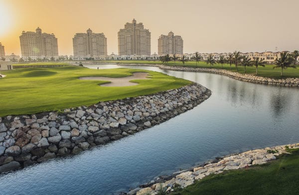 Al Hamra Golf - green vid lagunen